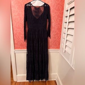 Monique Lhuillier navy lace formal gown size 6